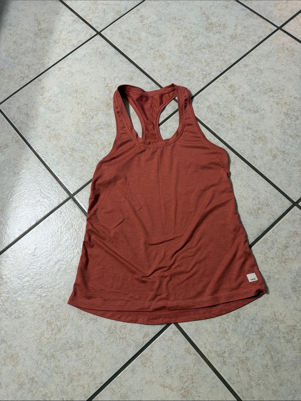 Women’s Vuori Size S Racerback Tank Top in Rust